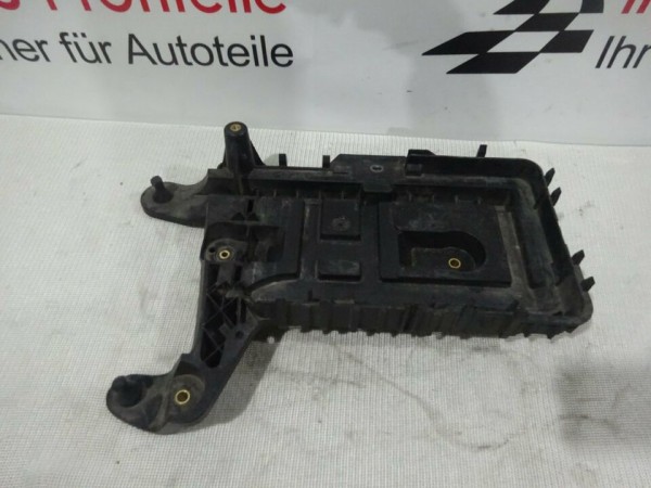 VW Audi Seat Skoda Batteriekasten Konsole Halterung 1K0915333