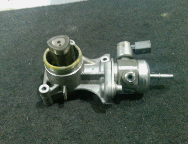 BMW 1er F20 F21 Hochdruckpumpe Pumpe 0261520150 N13B16 Pumpe