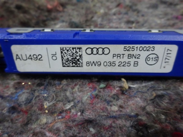 Audi A4 8W Antennenverstärker Verstärker Radio hinten 8W9035225B