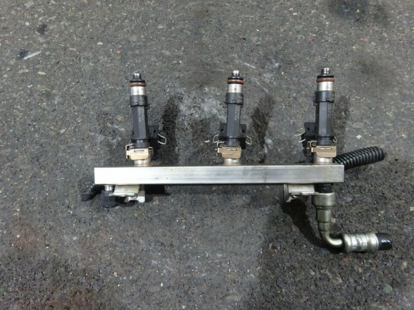 Opel Corsa C Z10XEP Einspritzleiste Kraftstoff 0280151207