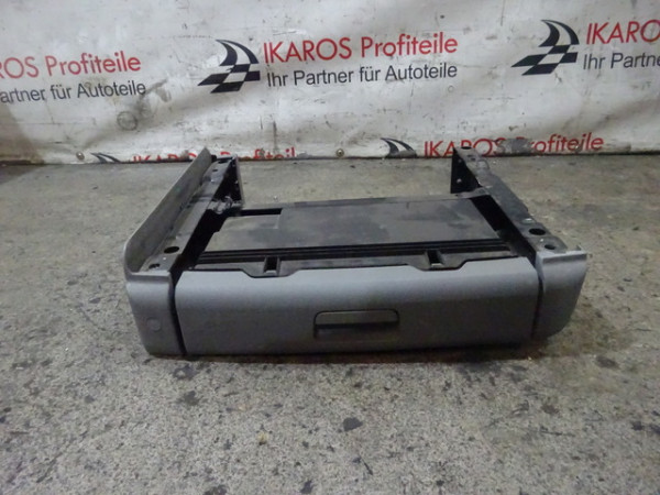 VW Touran 1T Staufach vorne links Ablagefach Fach 1T0881580