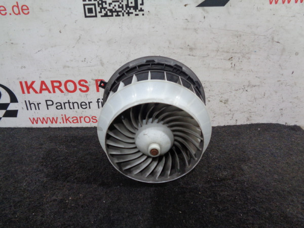 Mercedes C-Klasse W205 Innenraumgebläse Gebläsemotor Heizungslüfter F011500093