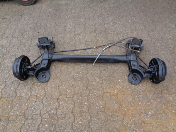 Peugeot 207 Hinterachse Achsträger hinten mit Trommelbremse
