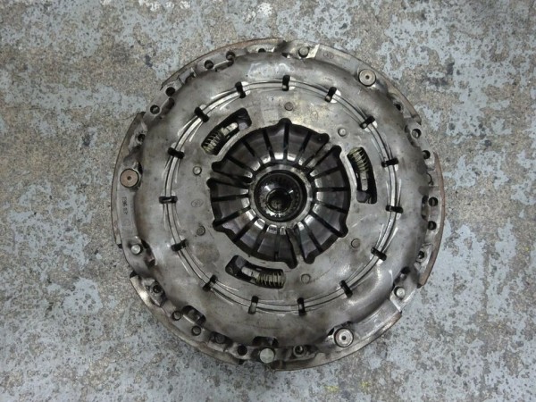  BMW 5er E60 E61 3,0XD Schwungscheibe Schwungrad 124041310