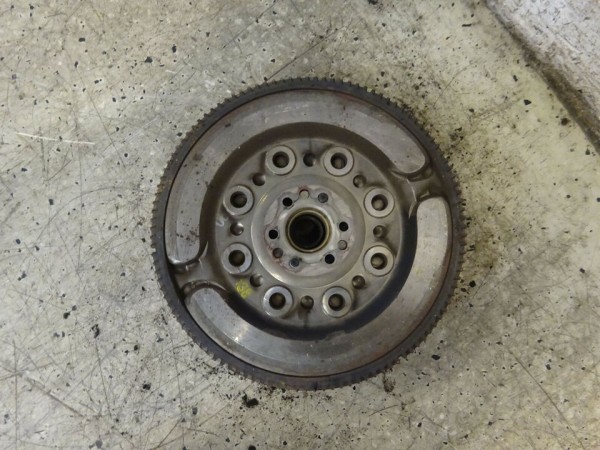Ford Focus II 1,6 TDCI Schwungrad Schwungscheibe Peugeot Citröen