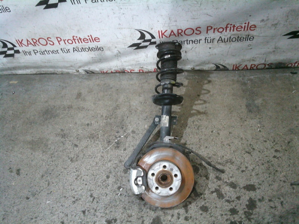 Seat Ibiza 6F Federbein vorne Links Fahrerseite Radnabe 2Q0413031