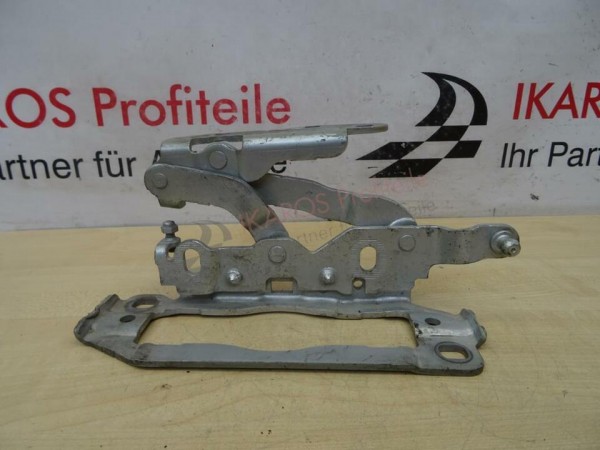 Mercedes C-Klasse W204 Motorhaube Scharnier rechts A2048800828