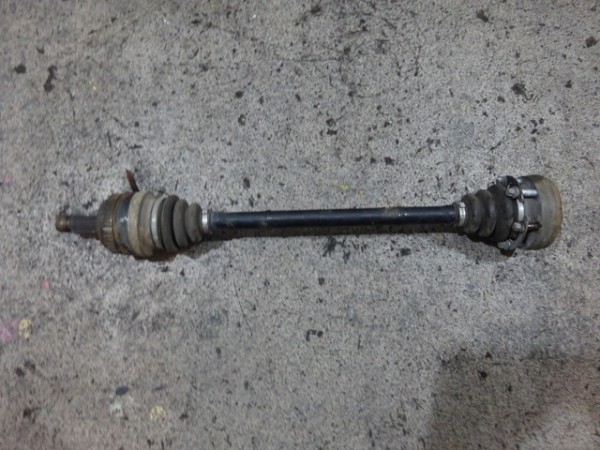 BMW 1er E81 E87 Antriebswelle Gelenkwelle hinten rechts 7533446 