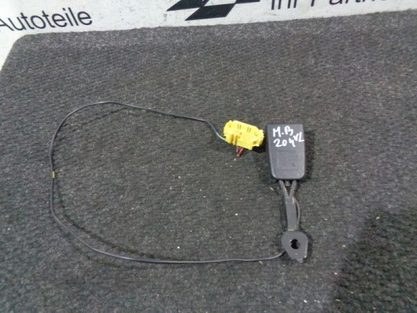Mercedes C-Klasse W204 Gurtschloss vorne links A2048600169