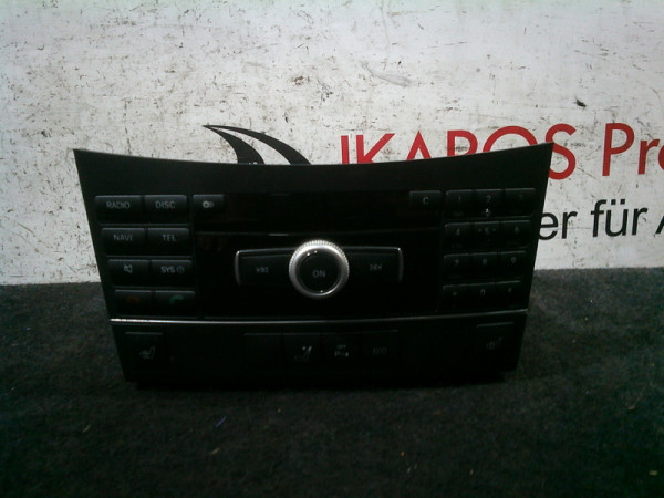 Mercedes E-Klasse W212 Autoradio Radio CD-Player A2129005312