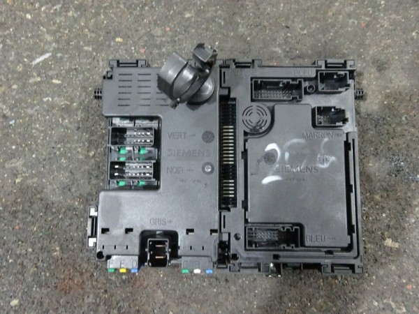 Peugeot Citröen PSI Steuergerät Sicherungskasten 9626460880