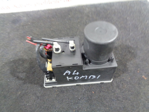 Audi A4 Kombi Zentralverriegelungspumpe Pumpe 8D0862257B