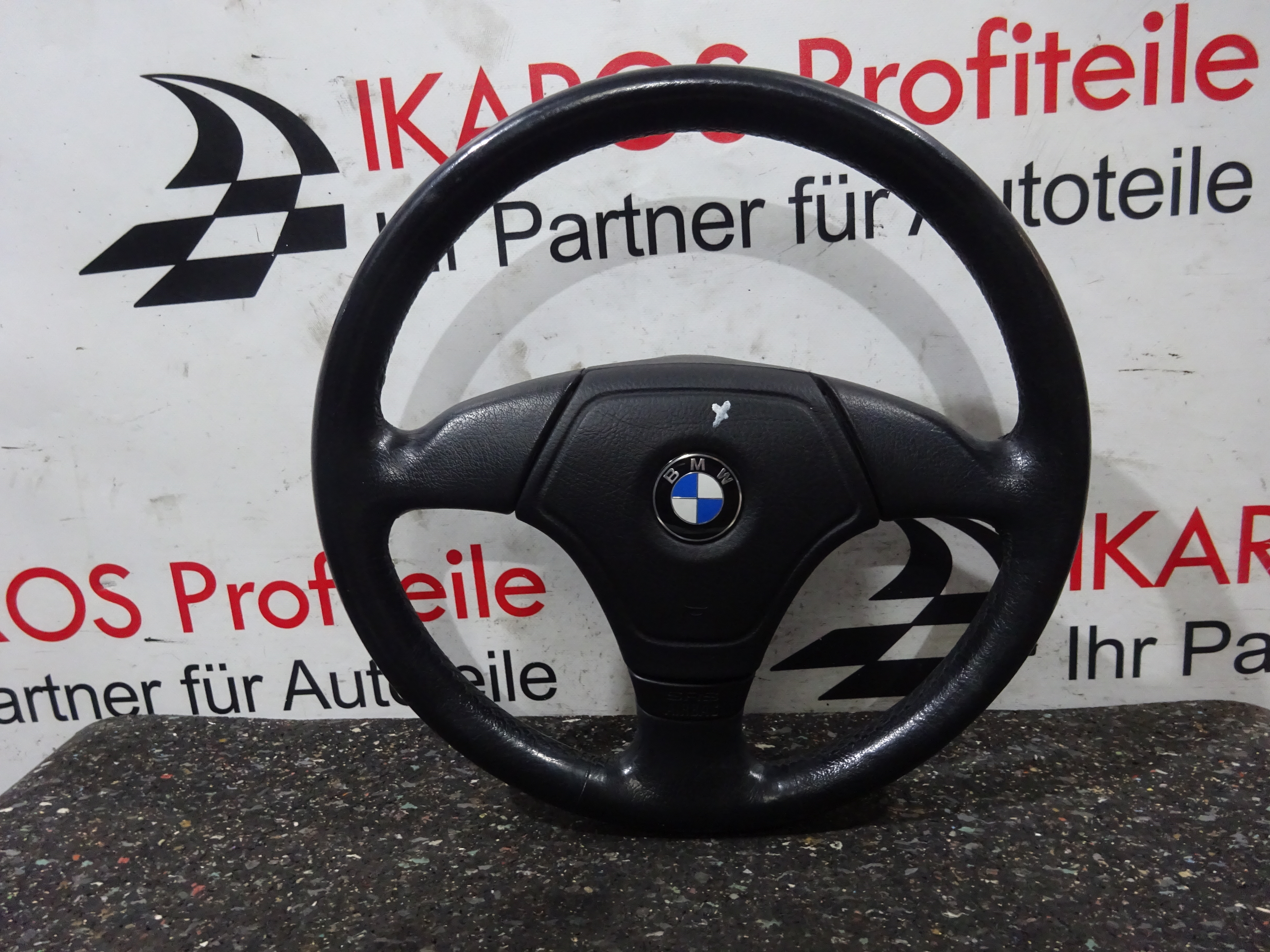 https://ikaros-profiteile.de/media/image/c5/26/20/BMW-3er-E46-Lenkrad-Lederlenkrad-Lenkrad-3-speicher-2.jpg