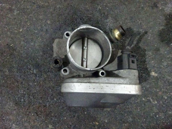 Opel Astra H Zafira B 1.8l 103KW Z18XER Drosselklappe 55353801