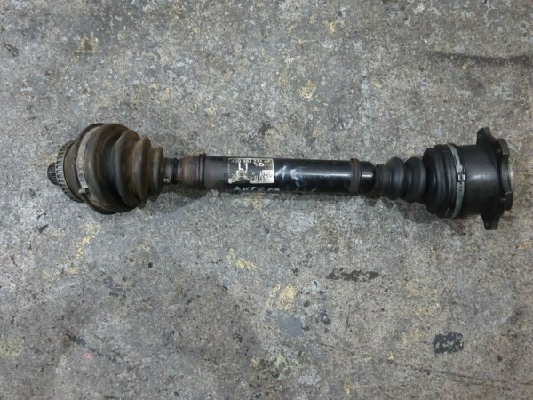 VW Passat 3B Audi A4 8D Automatik Antriebswelle links 4B0407271AP