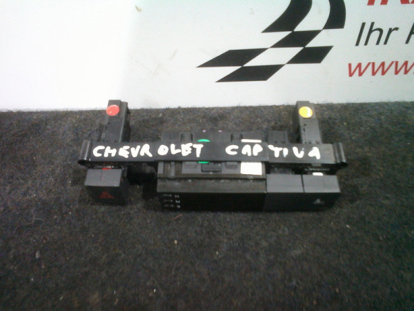 Chevrolet Captiva Bordcomputer Uhr Display Monitor Zeitanzeige 96941882 