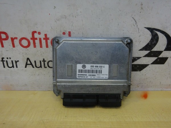 VW Polo 9N Steuergerät 03D906032C Motorsteuergerät