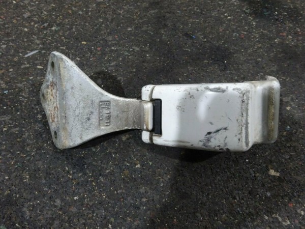 Mercedes Vito Viano W639 Scharniere hinten links unten 6397401337