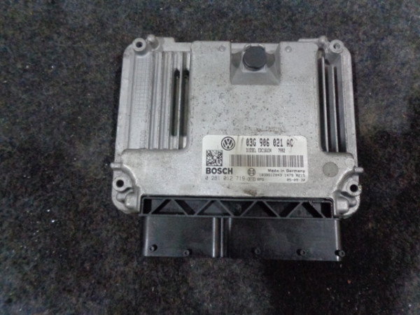 VW Passat 3C Motorsteuergerät Steuergerät Motor 03G906201AC