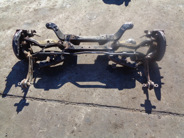 Opel Insignia A Kombi hinterachse Achse hinten Achsträger KN