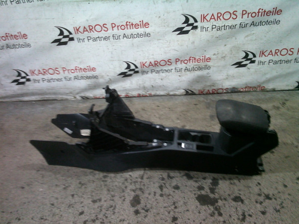 VW T-Roc Mittelarmlehne MIttelkonsole Armlehne 2GA863241C82V