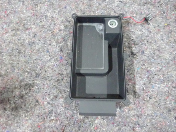 Audi A4 8W Ablagefach Staufach Ladegerät Charger 8W0864981