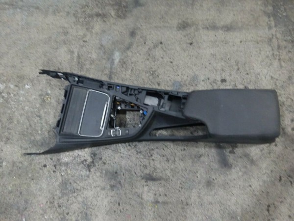 BMW 3er F30 F31 LCI Mittelkonsole Armlehne Mittelarmlehne Mopf