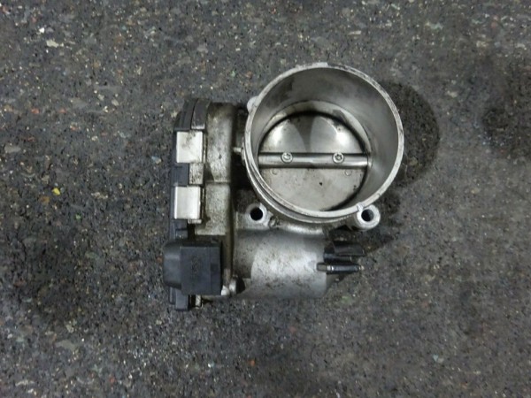 Alfa Romeo 156 2,0 Drosselklappe Klappe Stutzen 0280750102