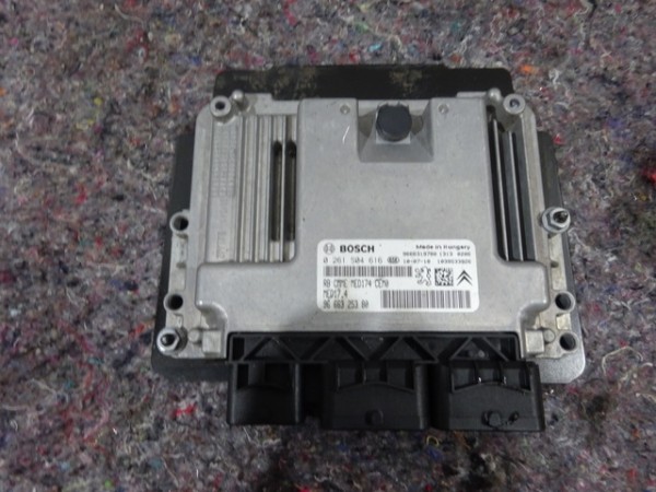 Peugeot 3008 RCZ 1,6 16V Motorsteuergerät Steuergerät 9666325380