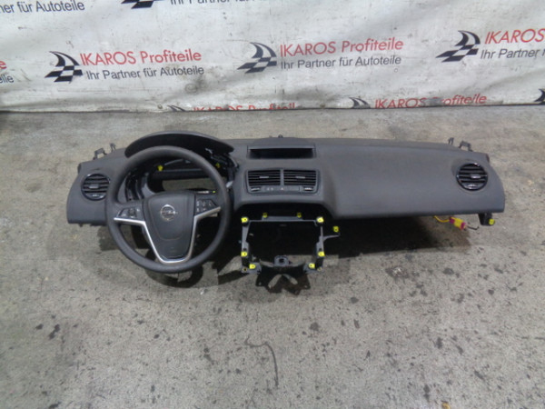 Opel Meriva B Armaturenbrett Dashboard Cockpit Lenkrad BJ ab 2010