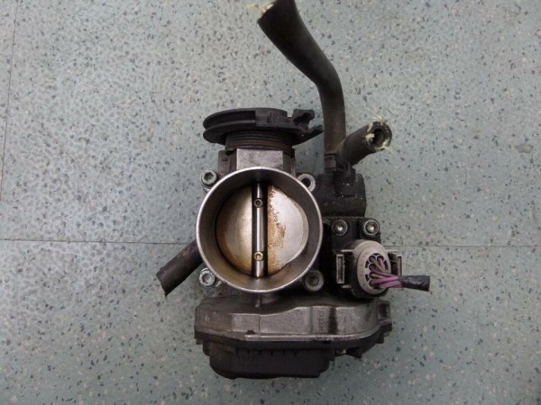 VW Audi Skoda Seat AKL Drosselklappe Klappe Stutzen 06A133064J 