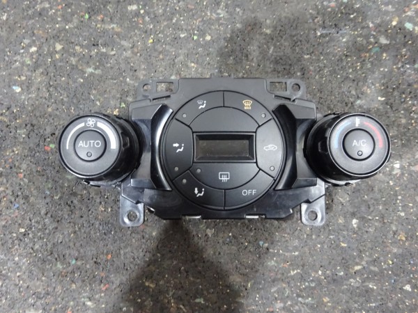 Ford Fiesta Vl MK6 Klimabedienteile Bedienteil Klima 8A6T18C612AJ