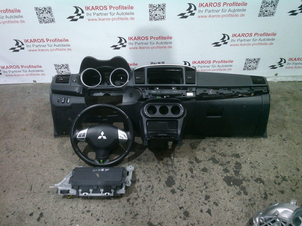 Mitsubishi Lancer CY Facelift Armaturenbrett Lenkrad Dashboard