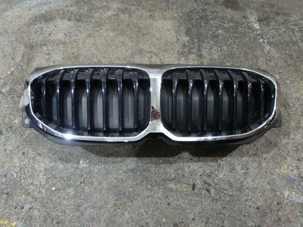 BMW 1er F40 Kühlergrill Grill Luftkanal Überlaufkontrolle 9448484