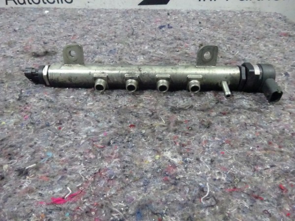  Opel Zafira B 1,9 CDTi Einspritzleiste Verteiler Rail 55200251