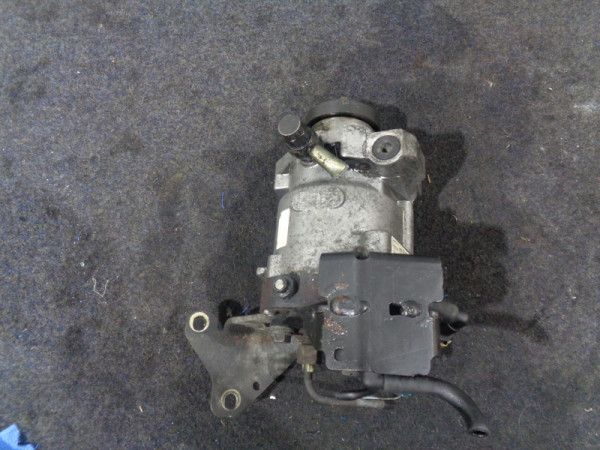 Ford Mondeo MK3 2.0 Einspritzpumpe Hochdruckpumpe Diesel R9044Z034A