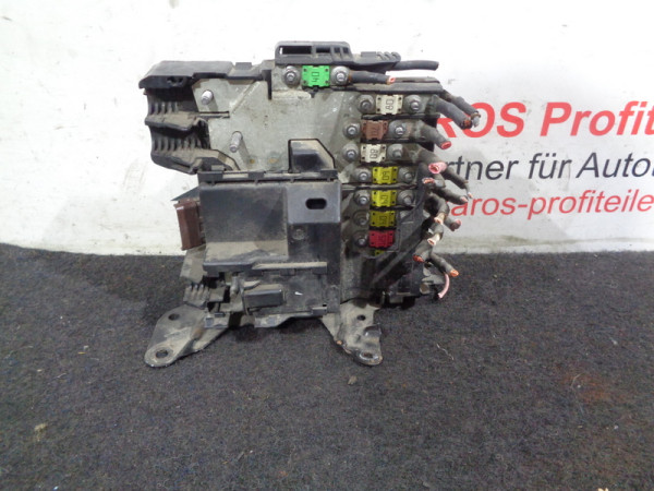 Peugeot 308 Sicherungskasten Steuergerät E1065594
