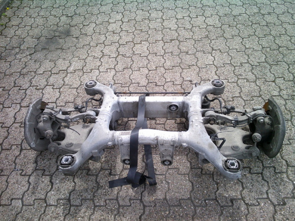 BMW 5er F10 F11 Hinterachse Achse hinten Achsträger Träger