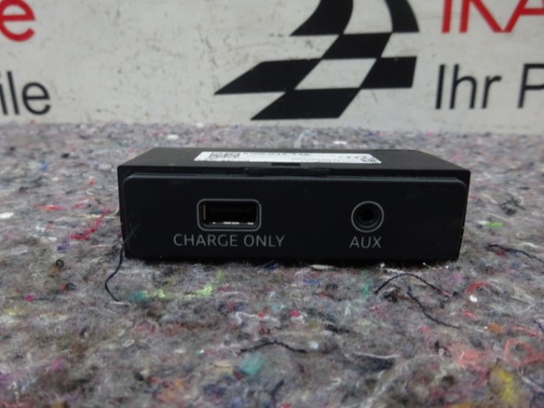 Audi A4 8W A5 USB Mediabox Buchse AUX Ladeanschluss 8W0035726 