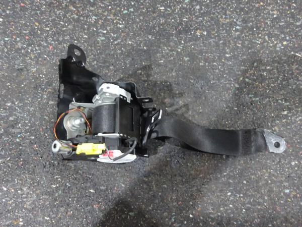 Mercedes C-Klasse W204 Sicherheitsgurt hinten rechts A2048605886